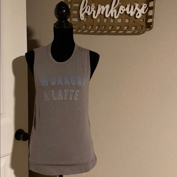 Under Armour Tops - UNDER ARMOUR workout top NWT
